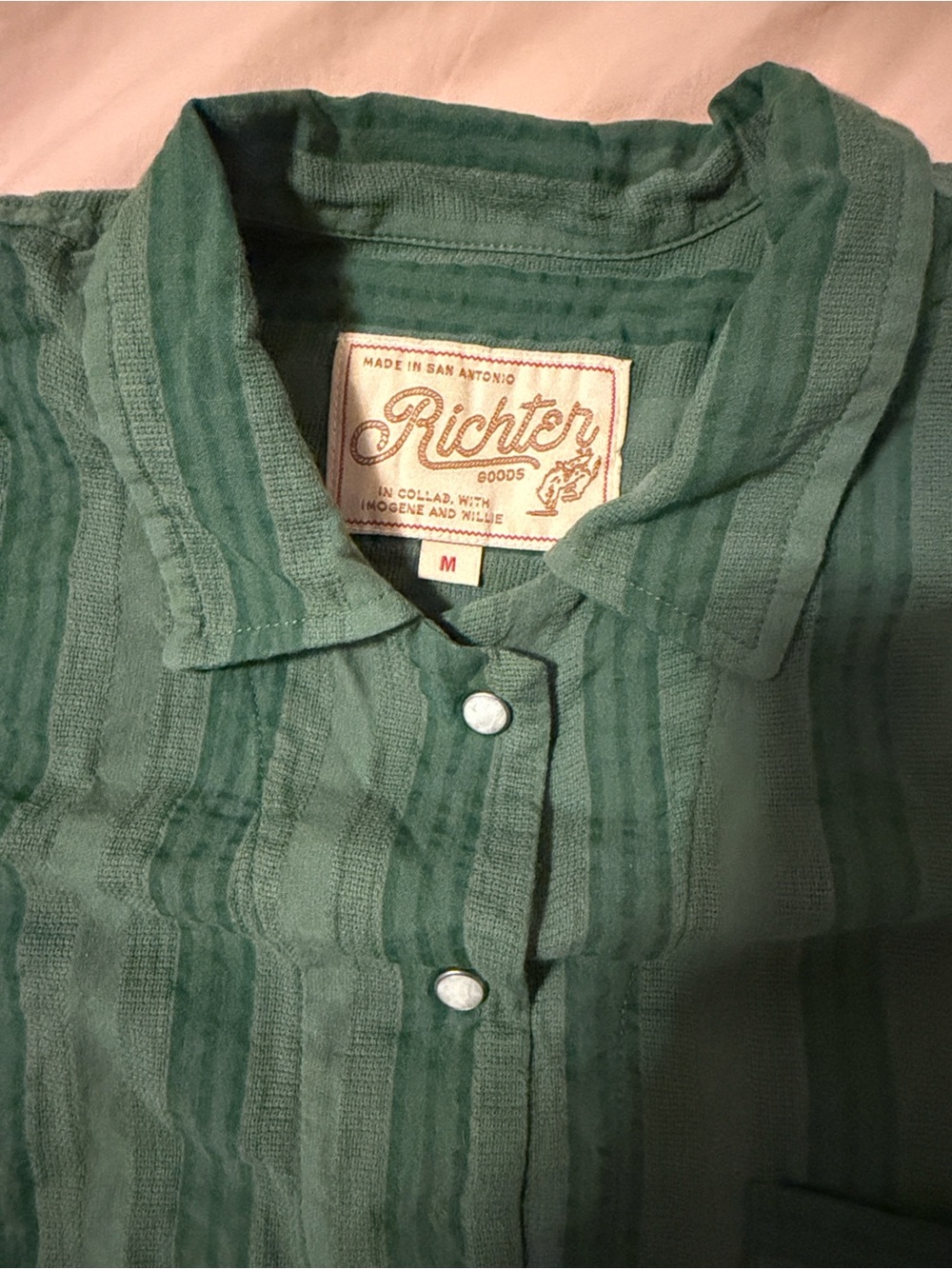 Green Short-Sleeve Button Front Women's Top - Picture 5 of 10